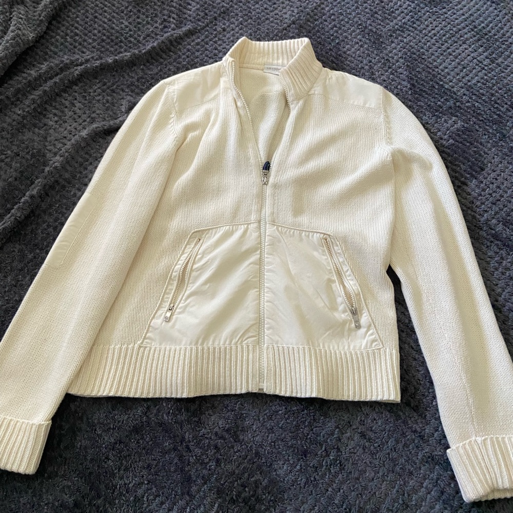 Gently used Women’s size medium Liz Claiborne sweater.